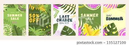 Summer sale cover brochure set in trendy flat design. Summertime banner templates with simple green palm tree leaves, decorative floral leaflet frames, shopping promotion offers. Vector illustration. 135127100