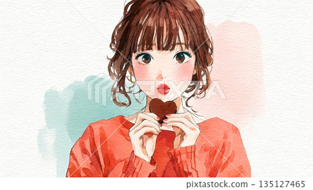 一位女士手捧情人節巧克力 135127465