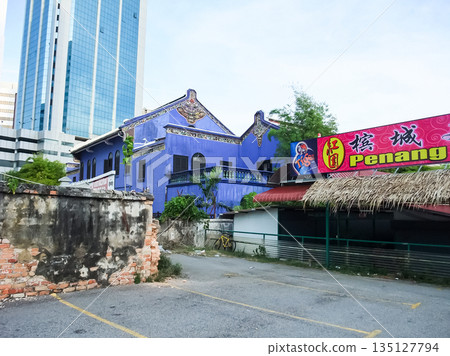 馬來西亞檳城島上色彩繽紛的商店 135127794