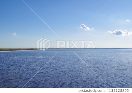 野付半島上的戶原,那裡仍保留著一片枯死的庫頁島冷杉林。 野付半島上的戶原,那裡仍保留著一片枯死的庫頁島冷杉林。 135128205