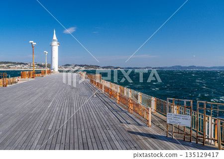 Kanagawa Prefecture: Scenery of the Enoshima embankment 135129417