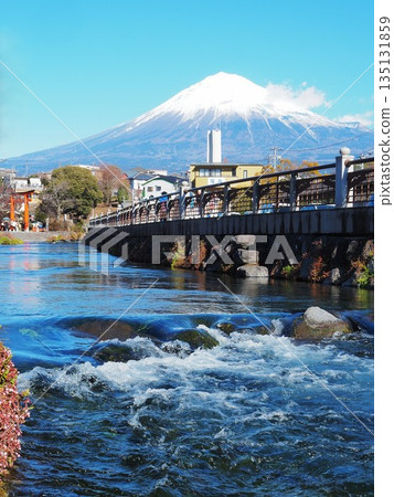 靜岡縣、神田川和富士山,1月 靜岡縣、神田川和富士山,1月 135131859