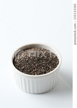 燉鍋裡的奇亞籽 135133385