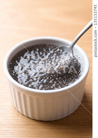 奇亞籽泡水 135133745