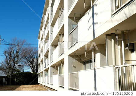 一個廢棄的住宅區 135136200
