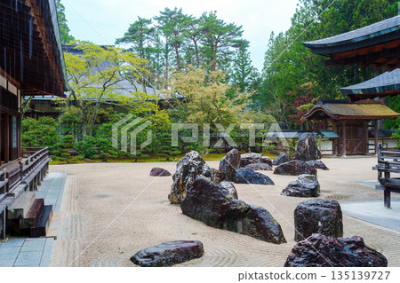 高野山：金剛峰寺的伴龍庭園 135139727
