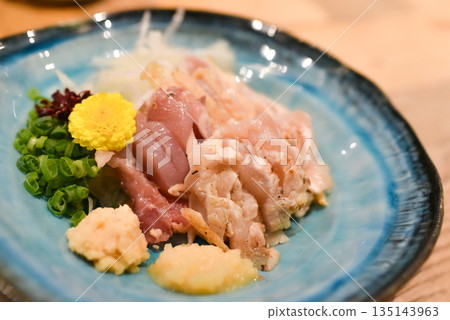 什錦雞肉刺身 135143963