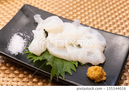 美味的生章魚刺身 美味的生章魚刺身 135144016