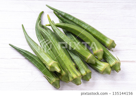 Okra 135144156