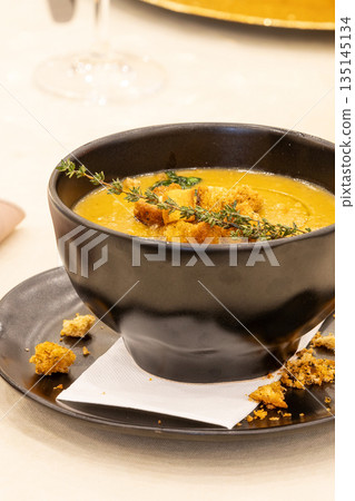 Sweet potato soup with croutons and thyme 135145134