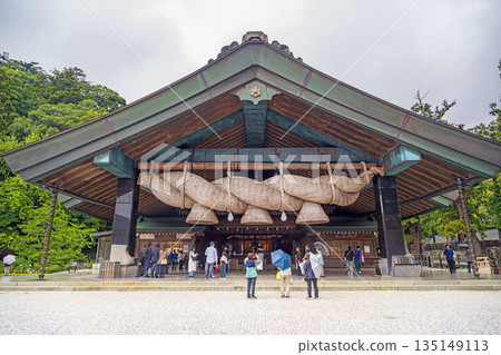 Shimane Izumo Taisha Shrine Kagura Hall Large Shimenawa Shimane Izumo Taisha Shrine Kagura Hall Large Shimenawa 135149113