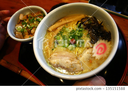 Steaming Hot Bowl of Traditional Japanese Ramen 135151588