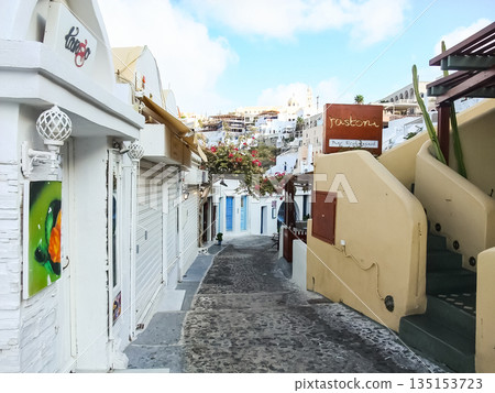 漫步在希臘聖托里尼島費拉鎮的後街小巷 135153723