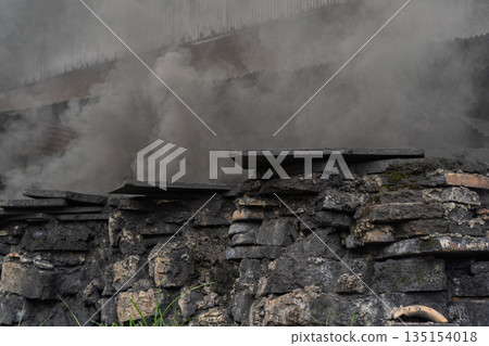 Photographing the only remaining climbing kiln in Shigaraki, a pottery town in Koka City, Shiga Prefecture Photographing the only remaining climbing kiln in Shigaraki, a pottery town in Koka City, Shiga Prefecture 135154018