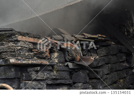 Photographing the only remaining climbing kiln in Shigaraki, a pottery town in Koka City, Shiga Prefecture Photographing the only remaining climbing kiln in Shigaraki, a pottery town in Koka City, Shiga Prefecture 135154031