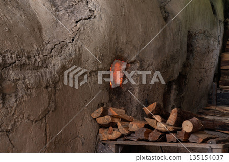 Photographing the only remaining climbing kiln in Shigaraki, a pottery town in Koka City, Shiga Prefecture Photographing the only remaining climbing kiln in Shigaraki, a pottery town in Koka City, Shiga Prefecture 135154037