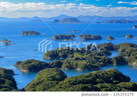 從長崎縣佐世保市天海峰展望台眺望九十九島 135155175