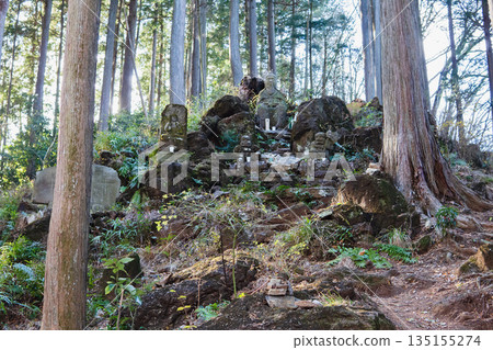 Saitama Prefecture: Mount Ohira / Statue of En no Gyoja with a demon near the summit / Ogose Town Saitama Prefecture: Mount Ohira / Statue of En no Gyoja with a demon near the summit / Ogose Town 135155274