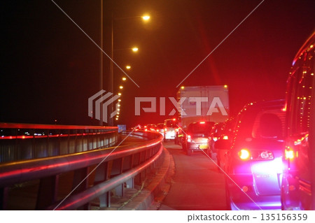 ⑦Even though it passed through Fukaya, a long queue continued due to traffic jams at the Shinjobu Bridge (2025.12.31) Dekotora Festival and National Route 17 Jyobu National Highway ⑦Even though it passed through Fukaya, a long queue continued due to traffic jams at the Shinjobu Bridge (2025.12.31) Dekotora Festival and National Route 17 Jyobu National Highway 135156359