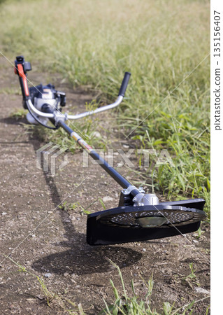 A new mower with anti-tangle cutters 135156407