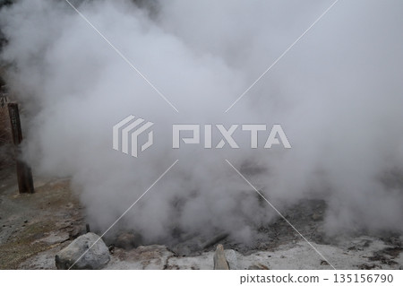 The smell of sulfur wafts through the air at Unzen Jigokudani and the scenery of Kiyoshichi Jigoku The smell of sulfur wafts through the air at Unzen Jigokudani and the scenery of Kiyoshichi Jigoku 135156790