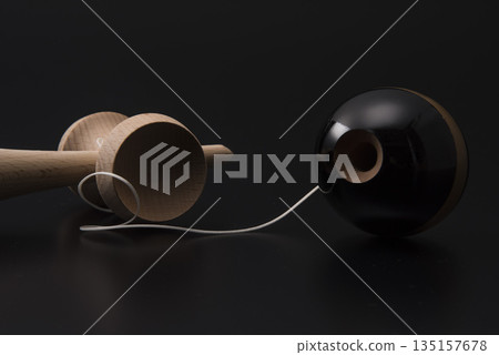 Kendama 135157678