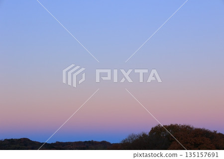 The setting sunset 135157691