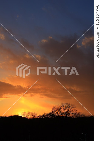 The setting sunset 135157746
