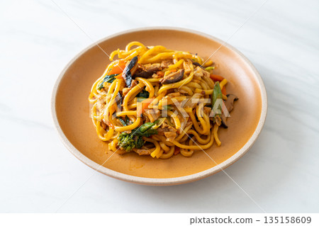 stir-fried yakisoba noodles with vegetable in vegan style 135158609
