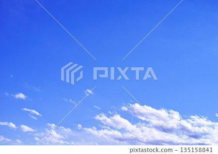 藍色的天空和雲圖像 藍色的天空和雲圖像 135158841