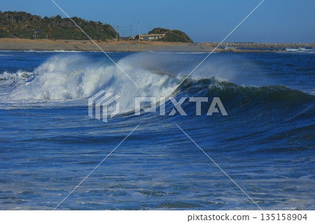 Surging waves 135158904