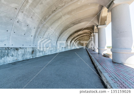 北海道稚內市：被選為北海道遺產的稚內港北防波堤圓頂內 135159026