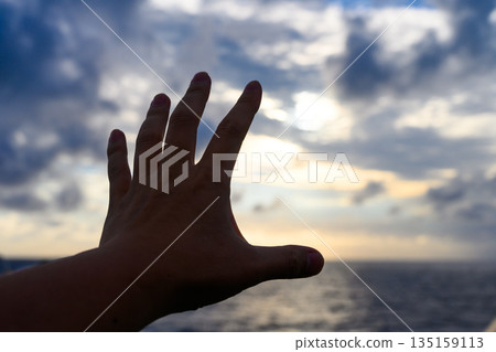 伸向夜空 伸向夜空 135159113