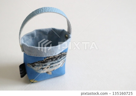 Small bag-like cloth accessories 135160725