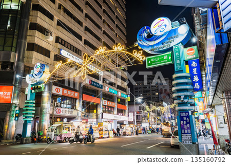 The entrance gate to Liuhe Night Market, Kaohsiung's largest tourist night market in Taiwan 135160792