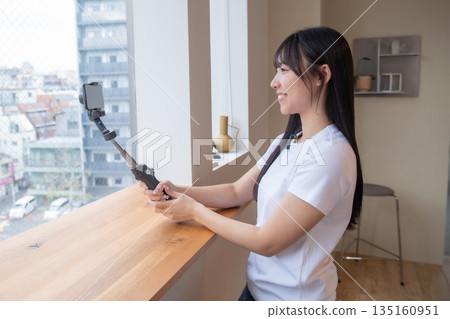 Smartphone camera, gimbal, live streaming, wireless microphone, streaming, video streaming, soothing, older sister type, younger sister type Smartphone camera, gimbal, live streaming, wireless microphone, streaming, video streaming, soothing, older sister type, younger sister type 135160951