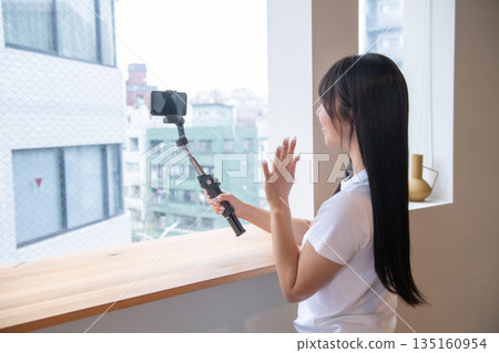 Smartphone camera, gimbal, live streaming, wireless microphone, streaming, video streaming, soothing, older sister type, younger sister type 135160954