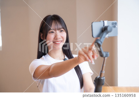 智慧型手機相機、雲台、無線麥克風、串流媒體、直播、豐胸、舒緩、姐姐型、妹妹型 135160958