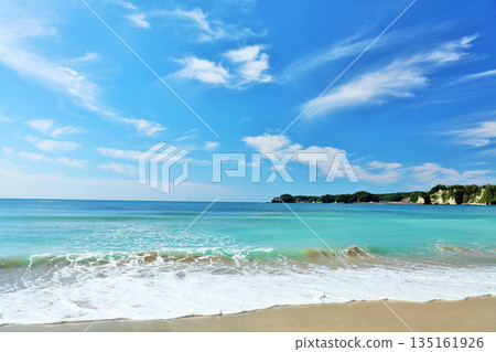 Katsuura in summer, Chiba Prefecture, blue sky and sea 135161926