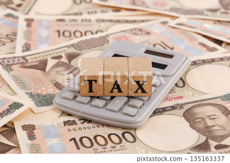 TAX 10,000 yen bill 135163337