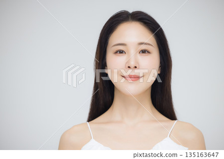 美女模特年輕女子 美女模特年輕女子 135163647