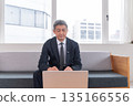 Lounge, office worker, meeting, smartphone, gimbal, venture, senior, executive, middle-aged, executive, video streaming 135166556