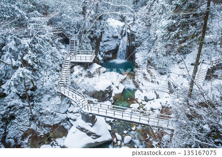 Yumori Valley (winter): Ryujin Falls Yumori Valley (winter): Ryujin Falls 135167075