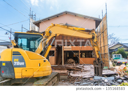 老木屋拆除現場 老木屋拆除現場 135168583