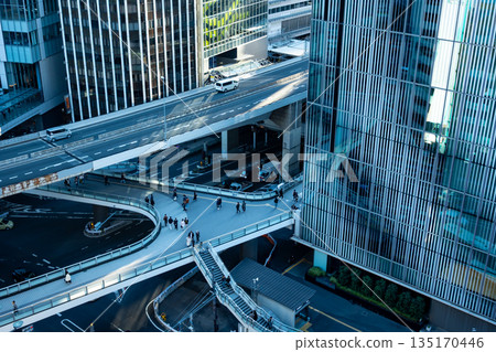 高速公路穿越十字路口 澀谷警察署前十字路口鳥瞰圖 2025.11 b-1 高速公路穿越十字路口 澀谷警察署前十字路口鳥瞰圖 2025.11 b-1 135170446