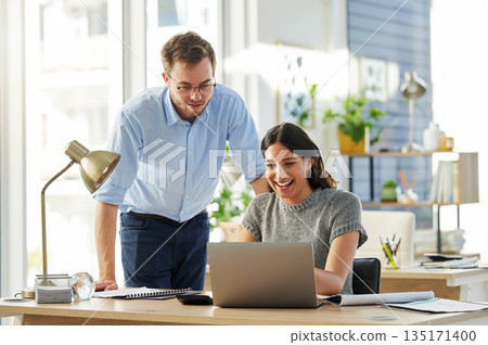 Laptop, teaching or manager coaching a happy woman for advice, leadership or research in digital agency. Learn, smile or boss helping, training or speaking of SEO data or online business to employee 135171400