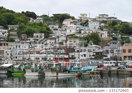 [Wakayama City, Wakayama Prefecture] A fishing village spread across the slopes of Cape Saikazaki 135172605