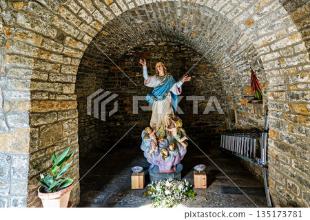 Interior of the Romanesque Holy Mary Church, Iglesia de Santa Ma 135173781