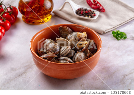 Steamed vongole clams with spices Steamed vongole clams with spices 135178668