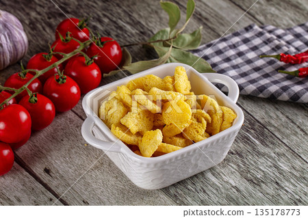 Fried crispy crouton bread slices Fried crispy crouton bread slices 135178773